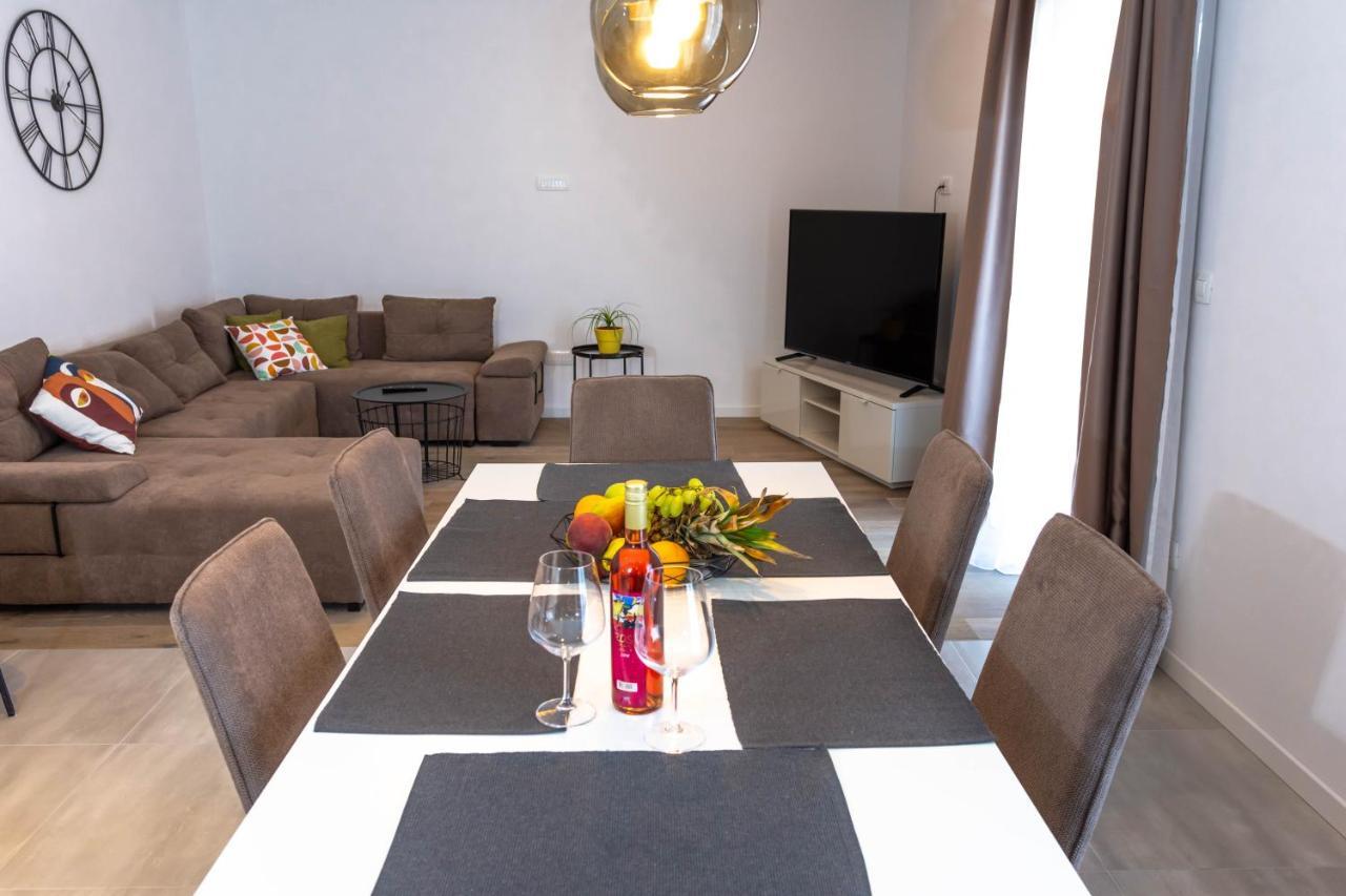 Apartment Ana Каштела Экстерьер фото